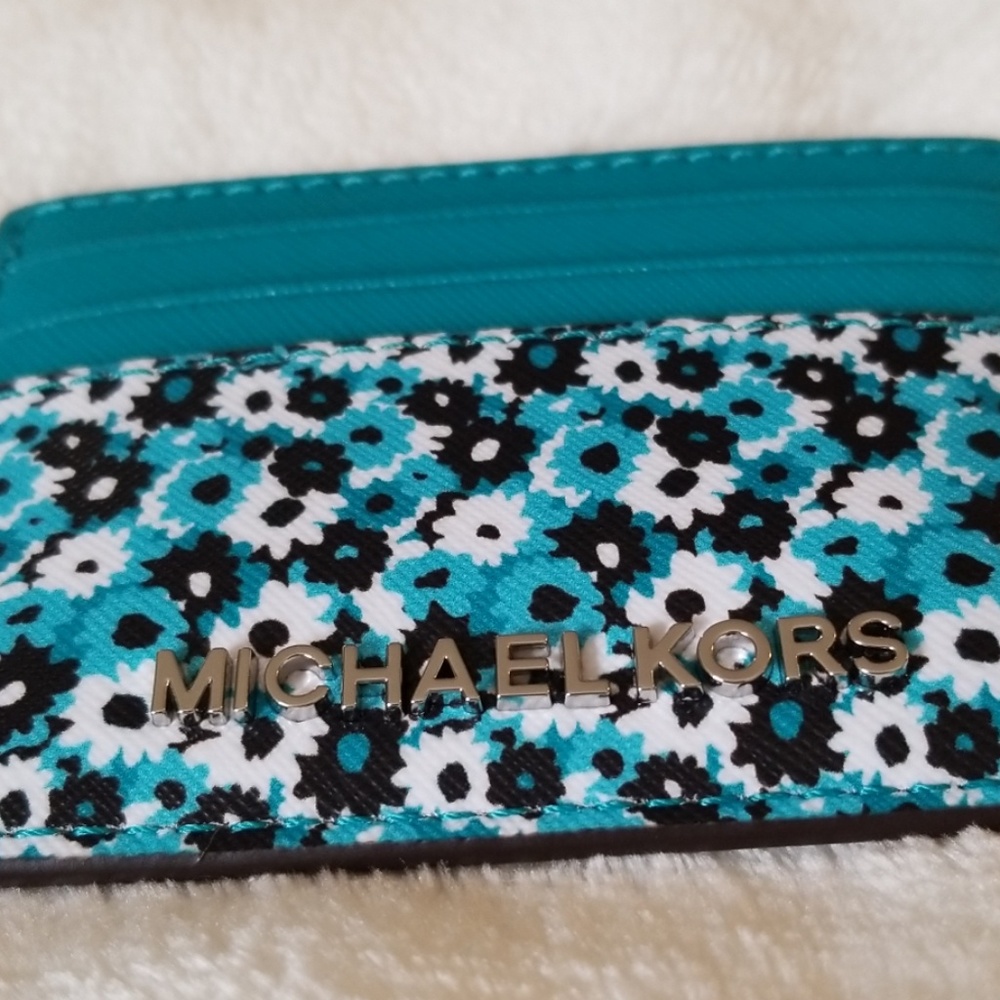 Michael Kors Card Holder with ID Slot - Picture 3 of 6